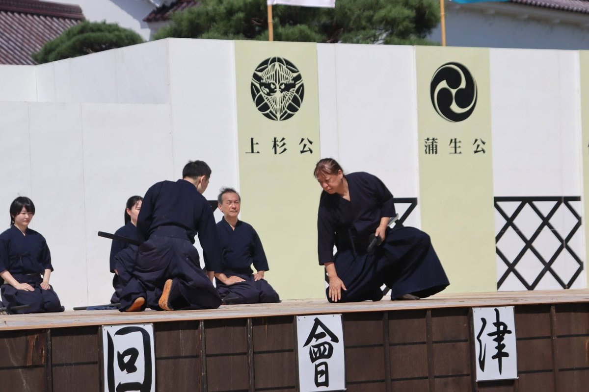 shieikan_'s tweet photo. 天然理心流試衛館、
會津鶴ヶ城古武道祭より
見学・体験・入門希望はお気軽に🌸

🔻稽古日
[新宿] 10/1,7,20,28 18時半
[日野] 10/24 13時半
[練馬] 10/4,31 13時
[京都] 10/25 13時半

⭐️演武
◼️10/14 梨木神社

#ならいごと
#古流剣術 #古武道 #新選組 #新撰組 https://t.co/hp5dLsdSIp