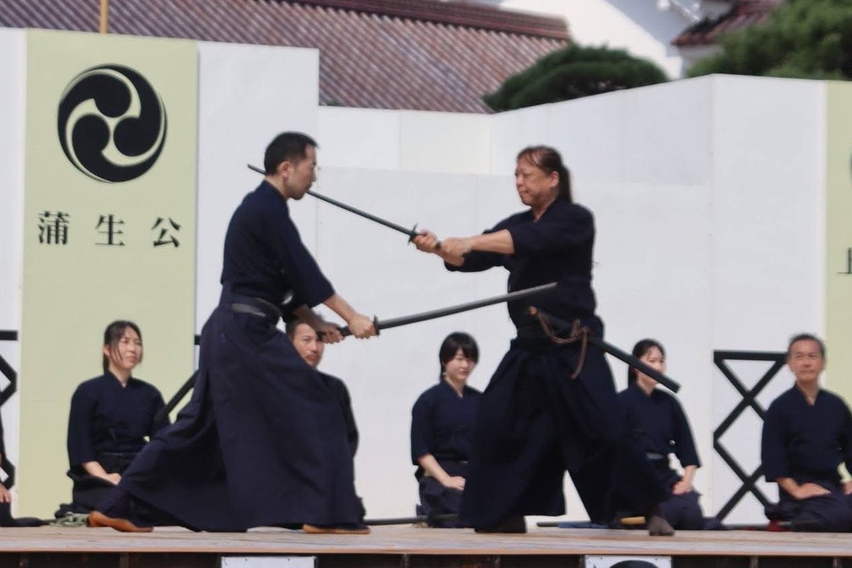 shieikan_'s tweet photo. 天然理心流試衛館、
會津鶴ヶ城古武道祭より
見学・体験・入門希望はお気軽に🌸

🔻稽古日
[新宿] 10/1,7,20,28 18時半
[日野] 10/24 13時半
[練馬] 10/4,31 13時
[京都] 10/25 13時半

⭐️演武
◼️10/14 梨木神社

#ならいごと
#古流剣術 #古武道 #新選組 #新撰組 https://t.co/hp5dLsdSIp