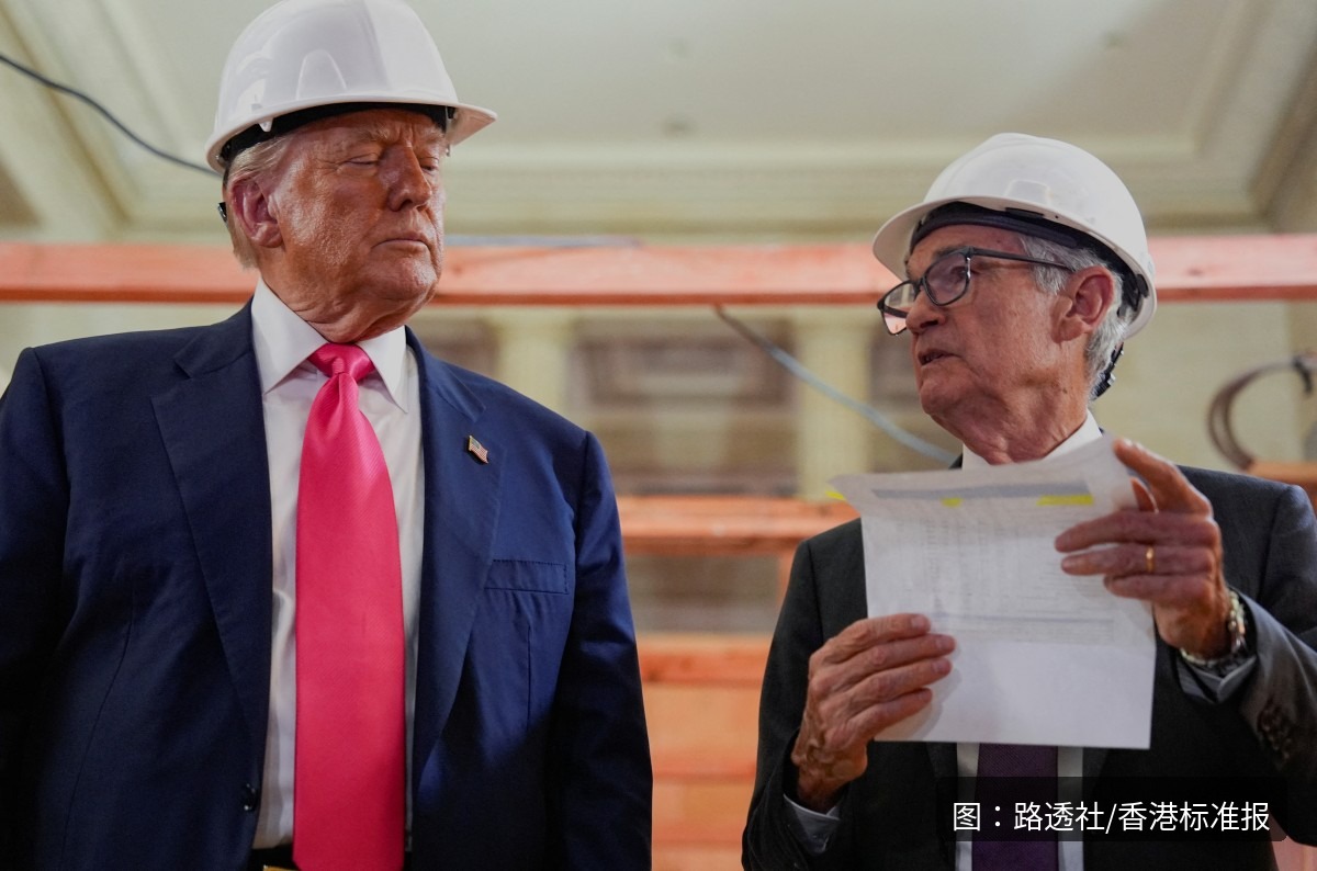 PretendBusyCEO's tweet photo. 监察官刚说"没犯罪"，特朗普就喊"开除"！
美���储120页监察报告：总部装修25亿美元超支，但鲍威尔没有刑事不当行为。特朗普不买账：要求鲍威尔"立即"辞去理事职务，否则政府以"腐败或无能"起诉他。
一边是没犯罪，一边是必开除——这不是装修纠纷，是权力之战。
#特朗普 #鲍威尔 https://t.co/NN39m8HjyD