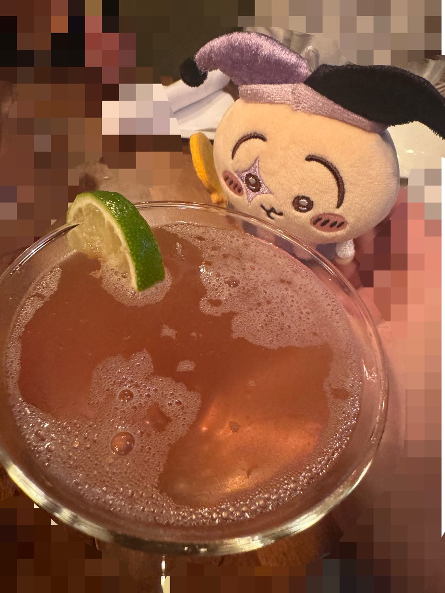 Lordofpigeons's tweet photo. Drinking 20 dollar cocktails on the company card and contributing to the 800 dollar tab https://t.co/RMXGu1hYpF