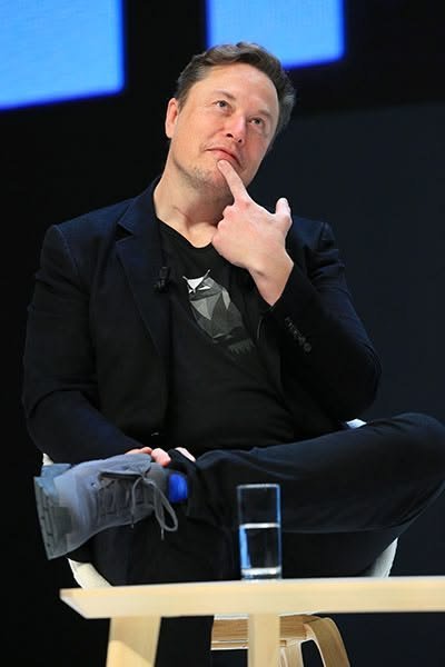 Musk_Xfx's tweet photo. You have 12 months in a year. How many have 28 days? 📅 https://t.co/bPQbXEEQQ9