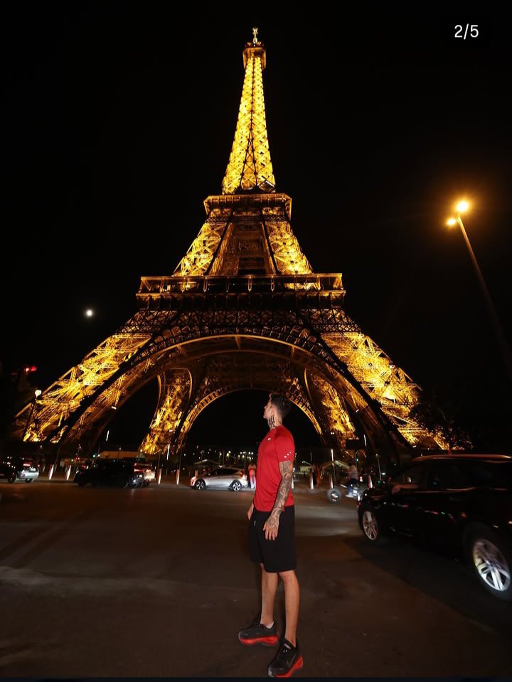 Fabela5g's tweet photo. Llévanos a París aventurero con corazón bonito 
#NaimNoEstaSolo https://t.co/VKbazMct8C