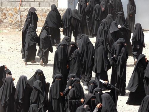 1Freedomm's tweet photo. تتحدث النساء بالمنطق مع متعصبي الذكور ويتناسين أن المنطق لا يتماشى مع متعصب من جنس XY فالذكر مدرك تمامًا لما يفعل والنساء اللاتي لم يدركن بعد حجم الكراهية الموجهة ضدهن والتي تُزرع منذ الصغر  لن يستوعبن الحقيقة إلا بعد التعرض لصدمة واقعية. https://t.co/jOPA2ZQXfV