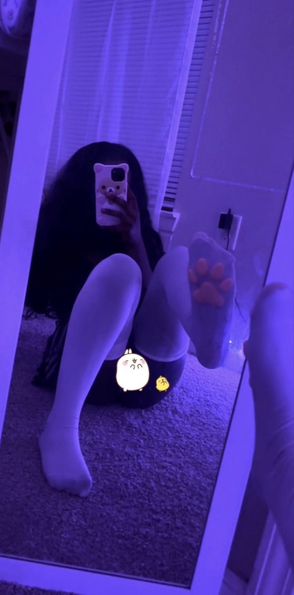 Sweets0nly's tweet photo. Sticker or no sticker😣 #egirl #cute #pawsocks #nsfw https://t.co/ssow4xPGU4