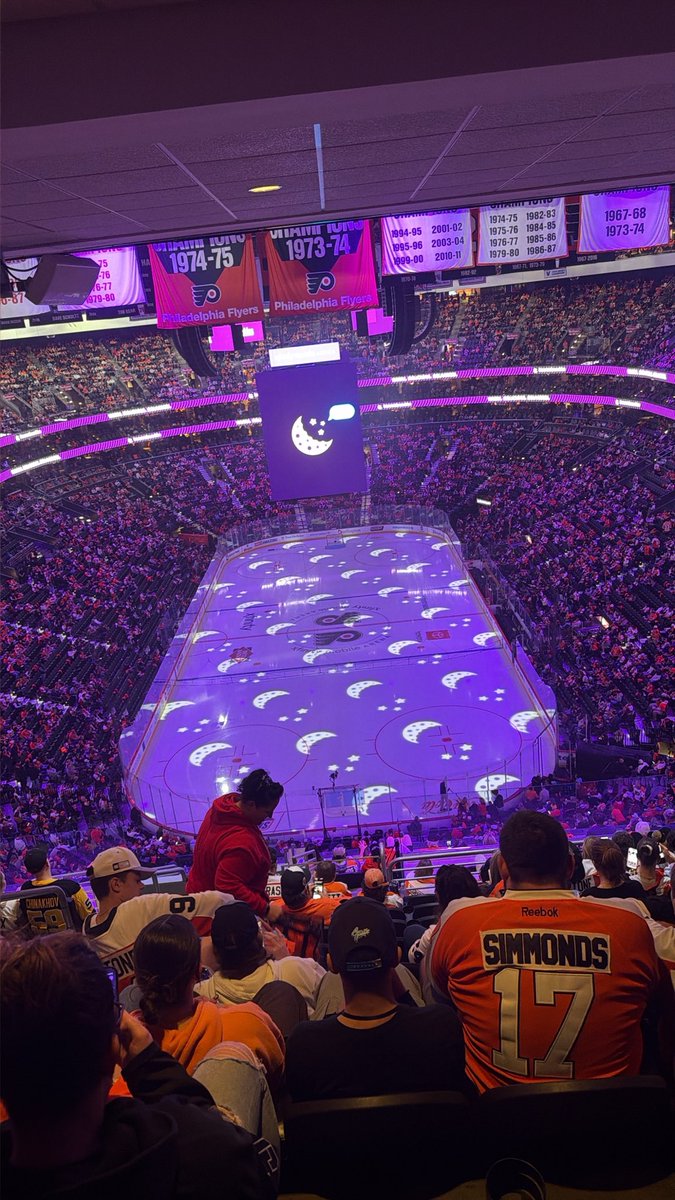 Phillyk211's tweet photo. FLYERS HOCKEY IS FUCKIN BACK https://t.co/wh21uQ28n6