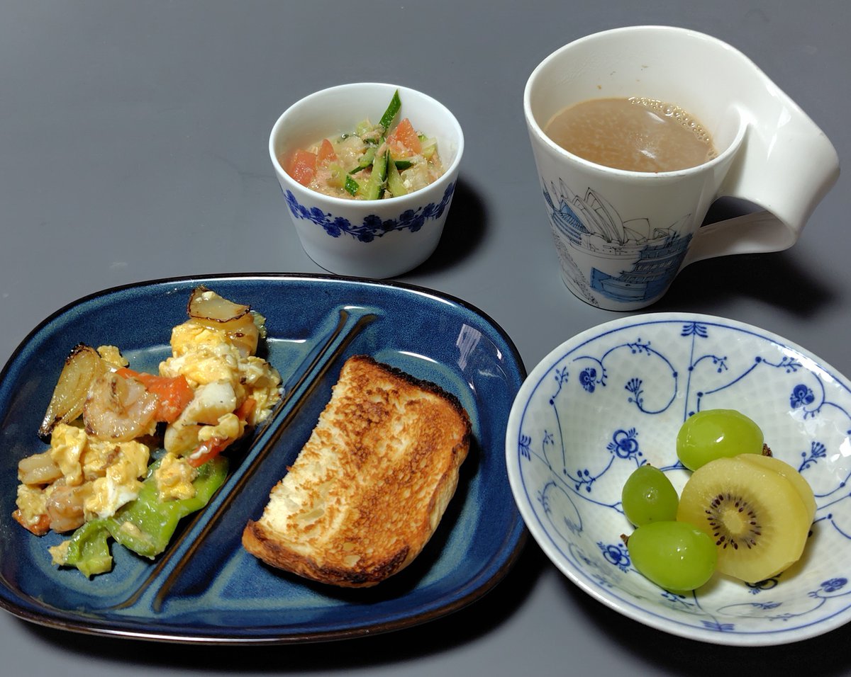 chokenko1's tweet photo. 今朝🥣🌅は602kcal。

昨日は、スタジオレッスン行ってから400mくらい��ぎ🏊ました😊

平泳ぎのひとかきひとけりを練習。すぐに浮く、は少し���つ改善してきてるかな？

#カロママ　#ダイエット　#水泳 https://t.co/wvgDfTPb4w