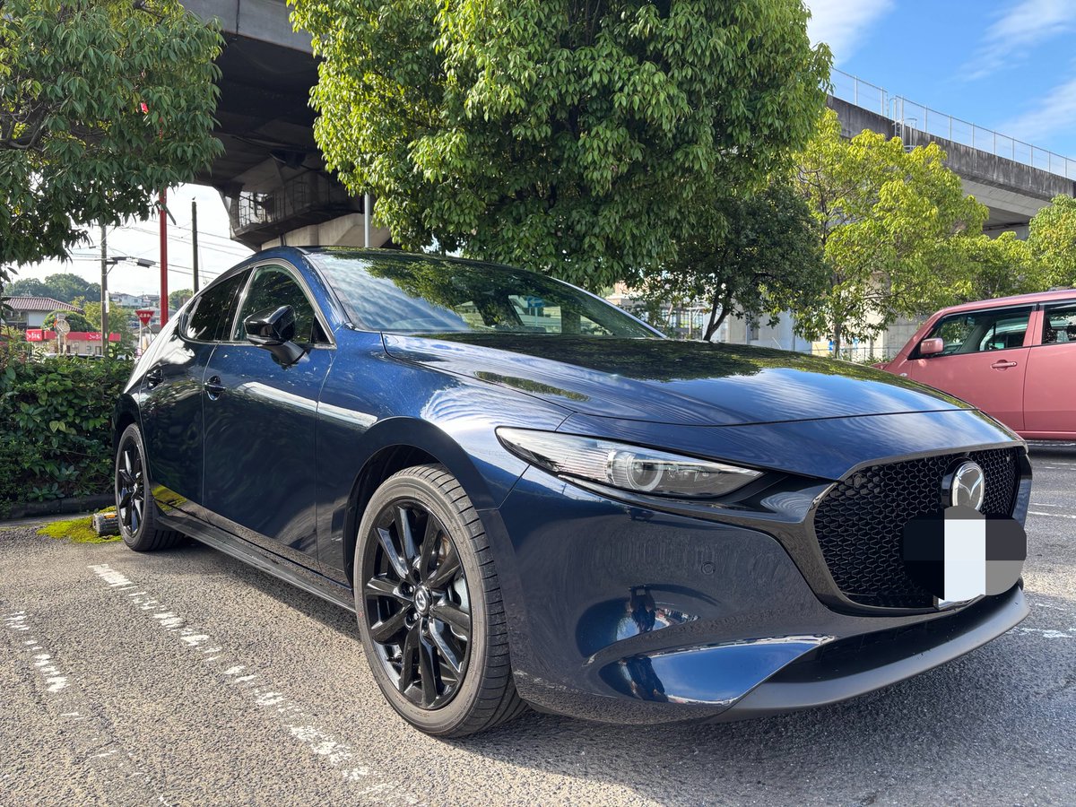 YadaOh's tweet photo. #MAZDA3
#MAZDA3FASTBACK
朝から鳥の猛攻撃を受けたので
大慌てで洗車へ…
月一ペースは変わらんけども
週末は雨らしいからそれを待って
洗車の方が良かったかも?() https://t.co/IrYPhPZ6iy