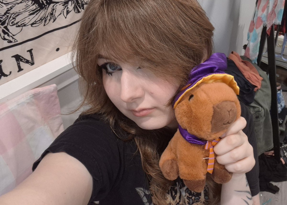 RewRewPaw's tweet photo. Made a "6-7" joke and my owner made me write lines or else I wouldnt get the gift they bought me....

Gift acquired:3 https://t.co/6Vt6uCsyTC