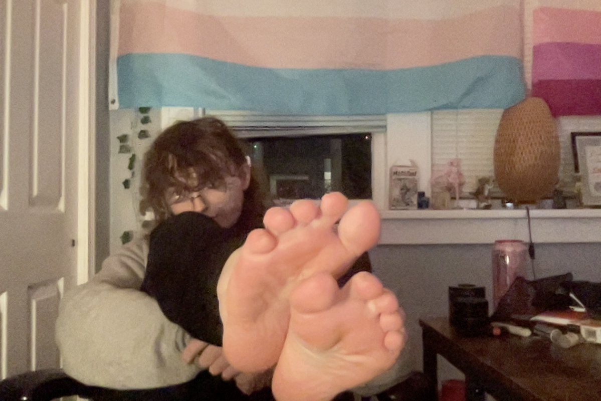 mistandfrot's tweet photo. feet and soles >:3 https://t.co/6nuAAU6iah