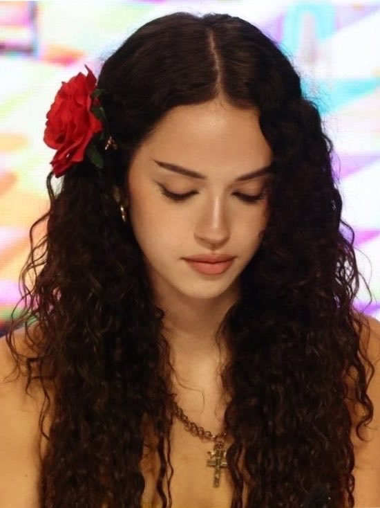 jennafsv's tweet photo. I think I’m in love with Dani’s curls
#DearDaniela
#DevotedToDaniela #ProtectDaniela https://t.co/tQP5yaVbes