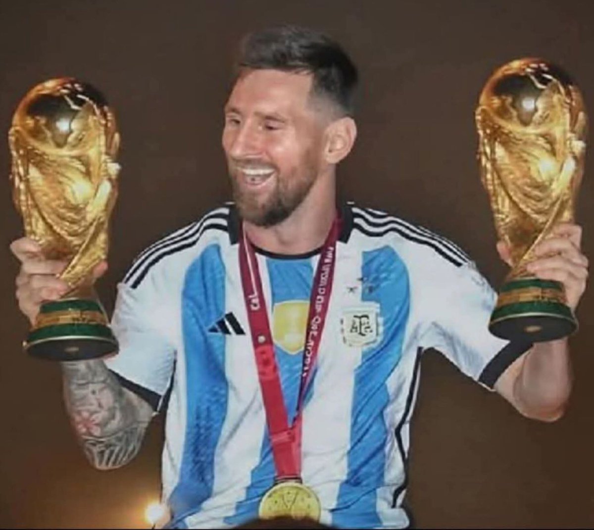 frabigol's tweet photo. Messi si Scaloni limpiaba a De Paul y le daba la chance de ser titular a Exequiel Palacios https://t.co/hc35oTr8Ic