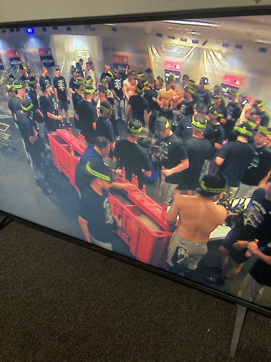 FthBoy_Aj's tweet photo. 😎🤩long road🖤💚 https://t.co/gABU8VKLnW