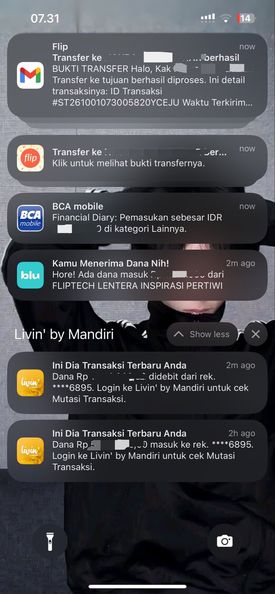nasikimcikecap's tweet photo. Bunyi-bunyian notifikasi orang dewasa semenit setelah gajian. https://t.co/olzO9ceWuH