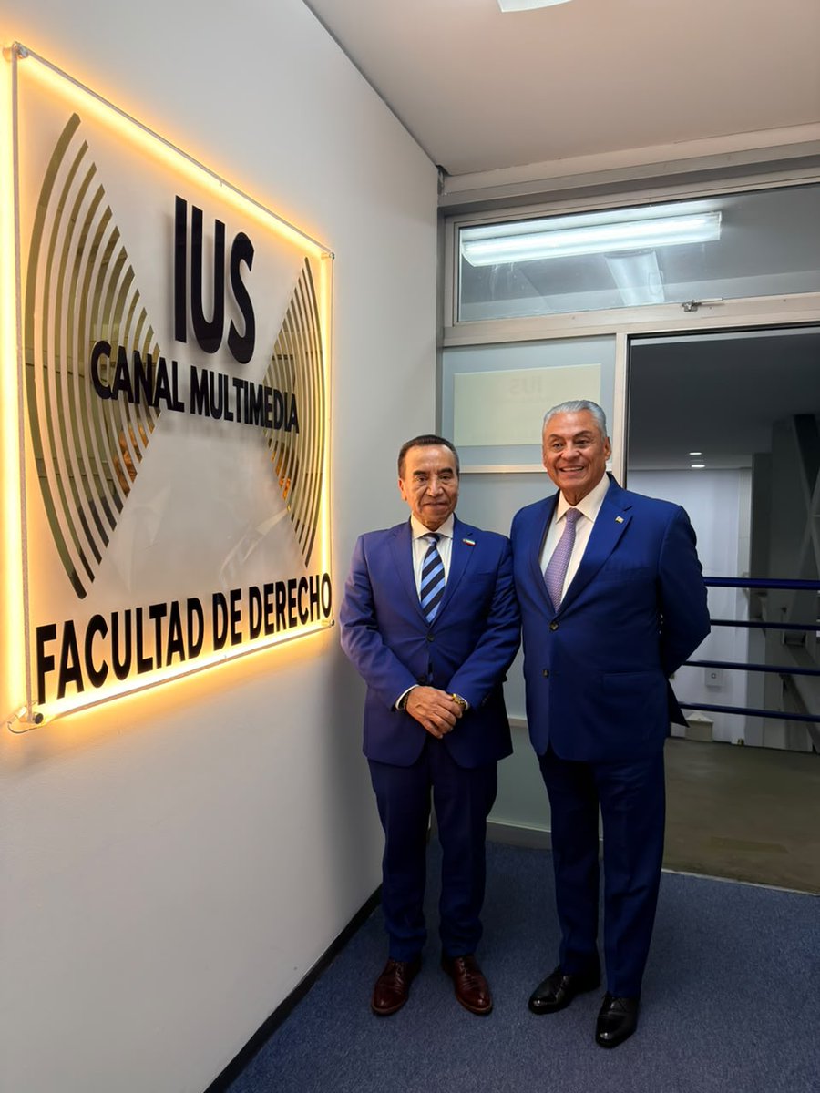 IUSCanalM's tweet photo. 👀⚖️ ¿Quién vigila a quienes imparten justicia?
En #HablemosDeDerechoProcesalPenal analizamos la Comisión de Disciplina con el Mtro. Rufino H León Tovar y la Lic. Karla Lissandra Huerta González. 📚
🎥 https://t.co/64uNAhDgPg
#DisciplinaJudicial #PoderJudicial #UNAM #IUS https://t.co/qB4gAoa5xm