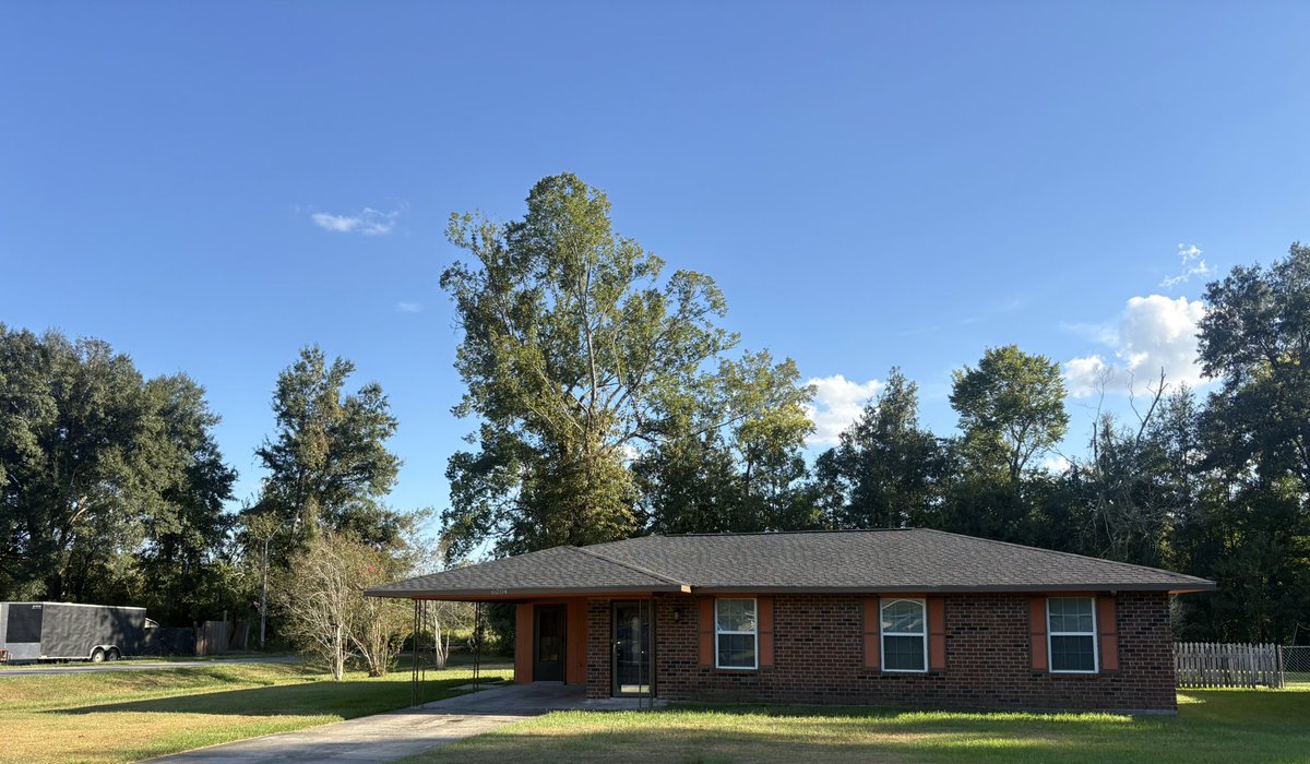BIGLOU000's tweet photo. Keep proving them wrong real deal boss shyt ya hear me ! Got my family a house https://t.co/uDXUCtCaYg