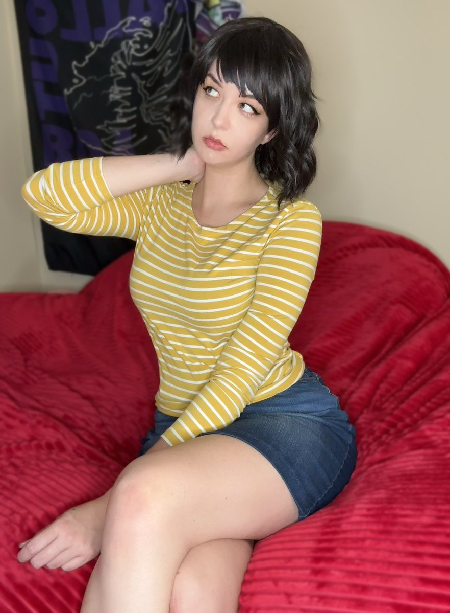 cannedluigi's tweet photo. When your neck hurts kinda 

#persona5 #sadayokawakami https://t.co/zvsP2iQvVM