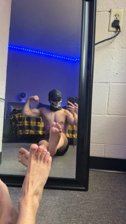 axecashmaster's tweet photo. A Morning wood got leaked out by puptiger on my Throne. Keep sending.
https://t.co/1Pf3QGtkkS #alpha #feet #drains https://t.co/3mBbl49TyJ