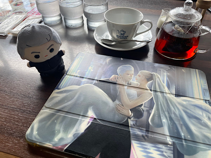 ryuito_manga's tweet photo. 今日は久々に関東が晴れているので、朝からカフェで仕事中☀️
お手製のiPadとジュンギのコーロ連れてお出かけ💖
ずっと雨だったから晴れて嬉しい☺️👍 https://t.co/2vzfJGHe3D