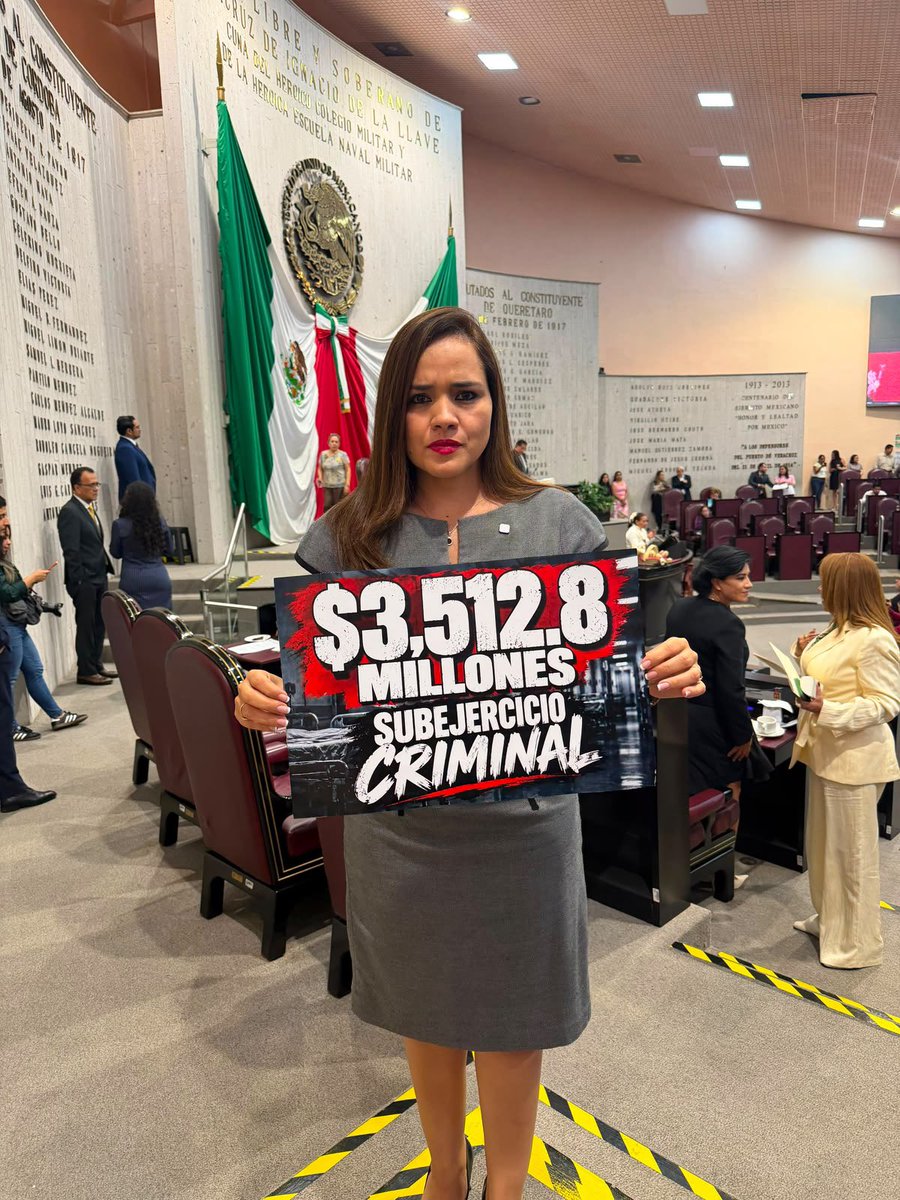 LosPoliticosVer's tweet photo. ¿Y DÓNDE QUEDÓ LA LANA DE SALUD?
Elena pide investigar 3 mil 512.8 mdp que Sesver no ejerció y otros 139.8 millones que no cuadran en inventarios
#OrangePower
@MovCiudadanoVer @ElenaCorMol
https://t.co/GSxL0KGVzd https://t.co/abVp7TAD60