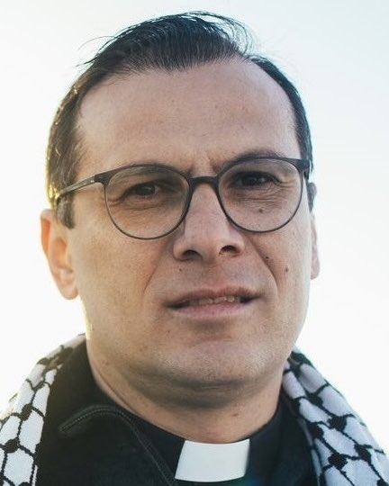 chunguskitten's tweet photo. A message 

To: Christians 
From: Palestine https://t.co/H1UFyIMuXh