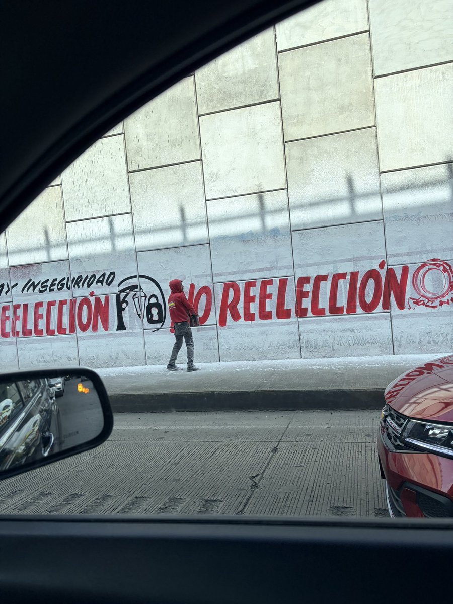 CazaBots4's tweet photo. Ambas tienen razón 
#Puebla 
#NiBoxeadoraNiReelección https://t.co/nZBtcGpIQ6