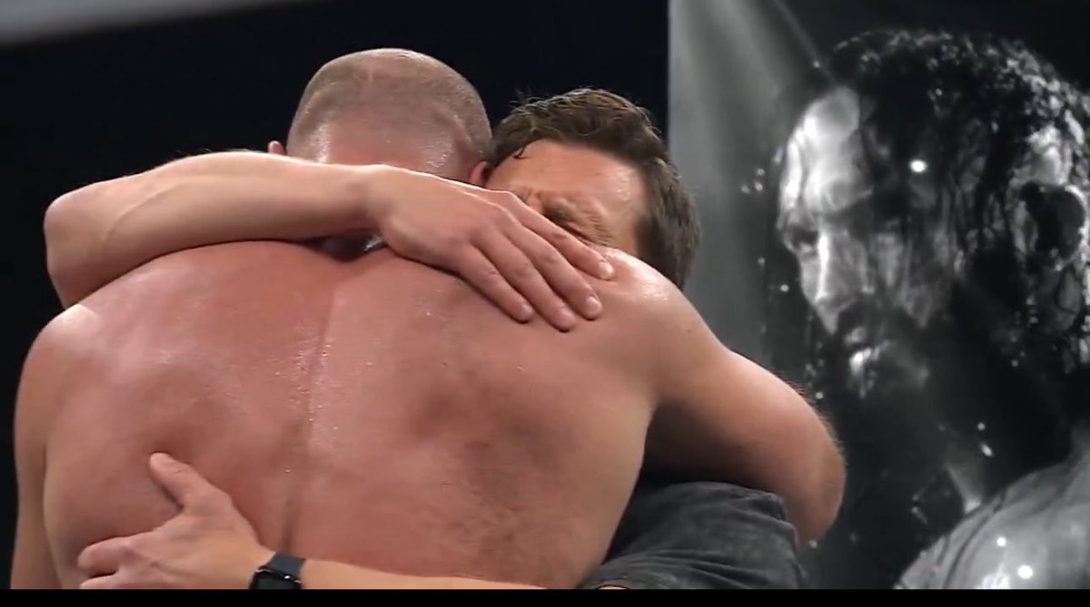 wrestlelamia tweet picture