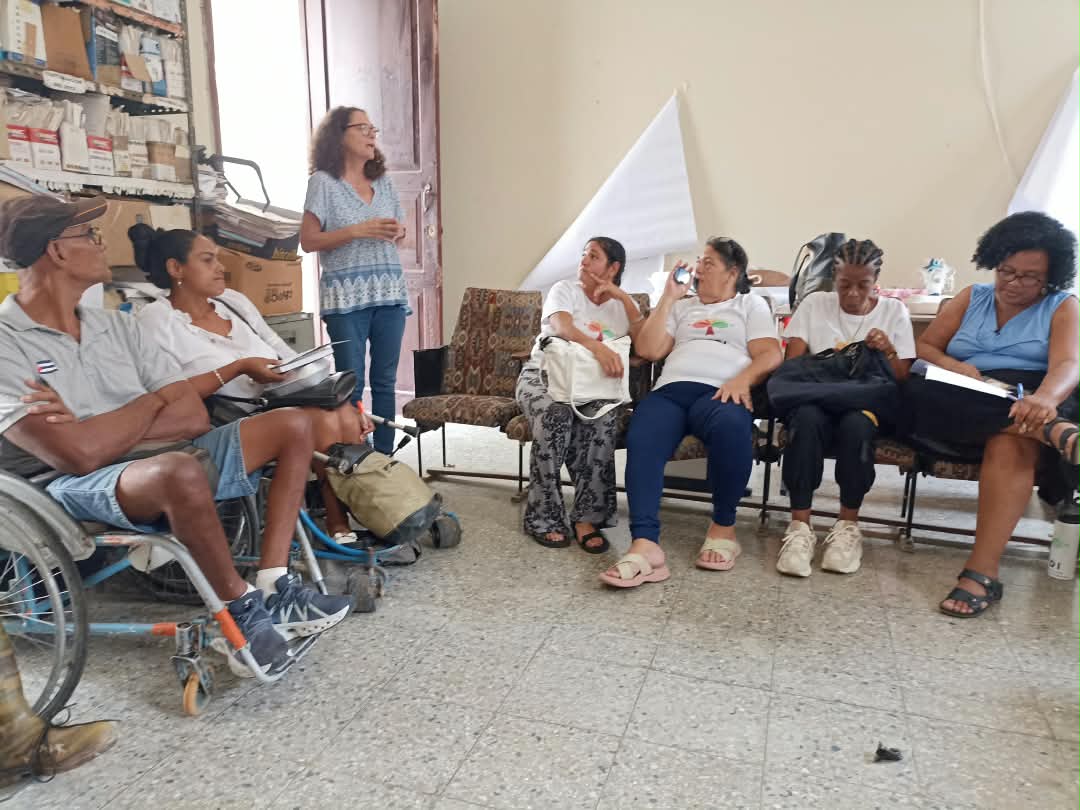 ACPDI_Cuba's tweet photo. El proyecto "Los cuidados cuentan! .... sigue avanzando, hoy en Guanabacoa definiendo 2 líneas de trabajo:
📌Matriz para definir beneficiarios.
📌 Fortalecimiento de capacidades.
Juntos somos + 💪 
#MTSS , #MINED, Gobierno y asociaciones  #ANSOC #ACRIFIM #ANCI  ❤️ https://t.co/HPXy98VdXF
