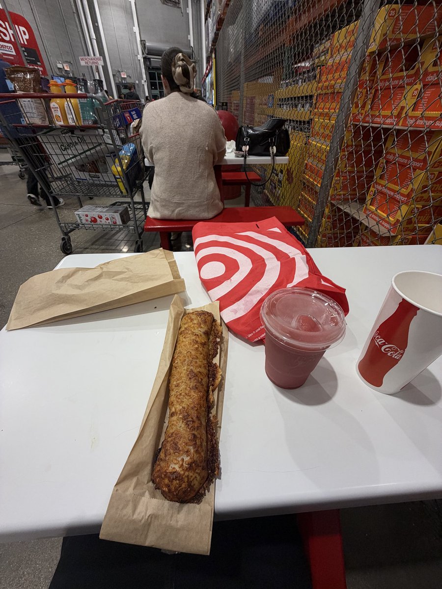 JaxOffAllTrades's tweet photo. Now being 9 min walk to Costco is going to be very lethal https://t.co/XxB00TrB7M