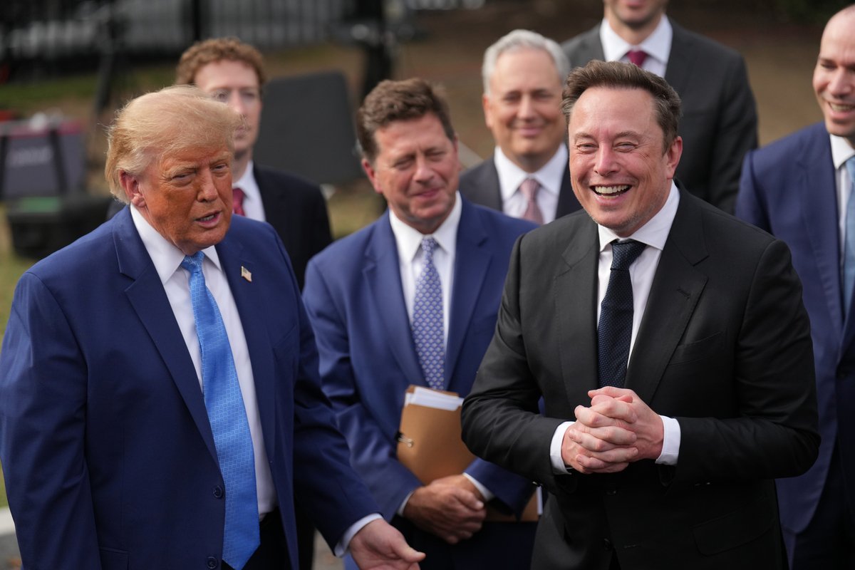 YourAnonCentral's tweet photo. Trump’s new AI “accord” has no actual government regulator enforcing it, no penalties for violations, no disclosure requirement and no implementation deadline. The companies choose their own auditors.

This isn’t regulation. It’s the consolidation of an unaccountable tech mafia. https://t.co/LhQTN7jJ1X