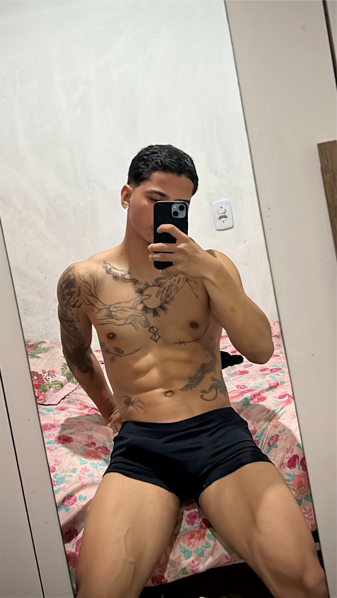 Navde01's tweet photo. Aqui o laranjinha 🍑👇🏽
https://t.co/dK8yeWtwJe https://t.co/7UoEegMyOD
