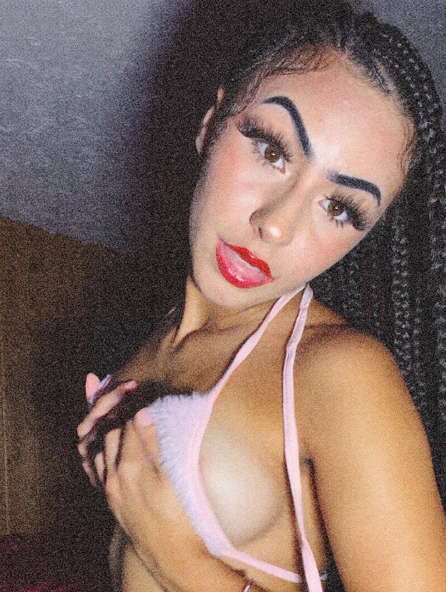 lolaminnieXX's tweet photo. The face I make when I know I’m about to do something realllll baddd 👅🥺

👇🏽FREE only fans !
https://t.co/JWUouujFIv

#nsfw #brunnete #petite #FREEonlyfans #doll #RAW18 #goonfuel #kwaii #PINKheartbra https://t.co/8xIVm6viwd