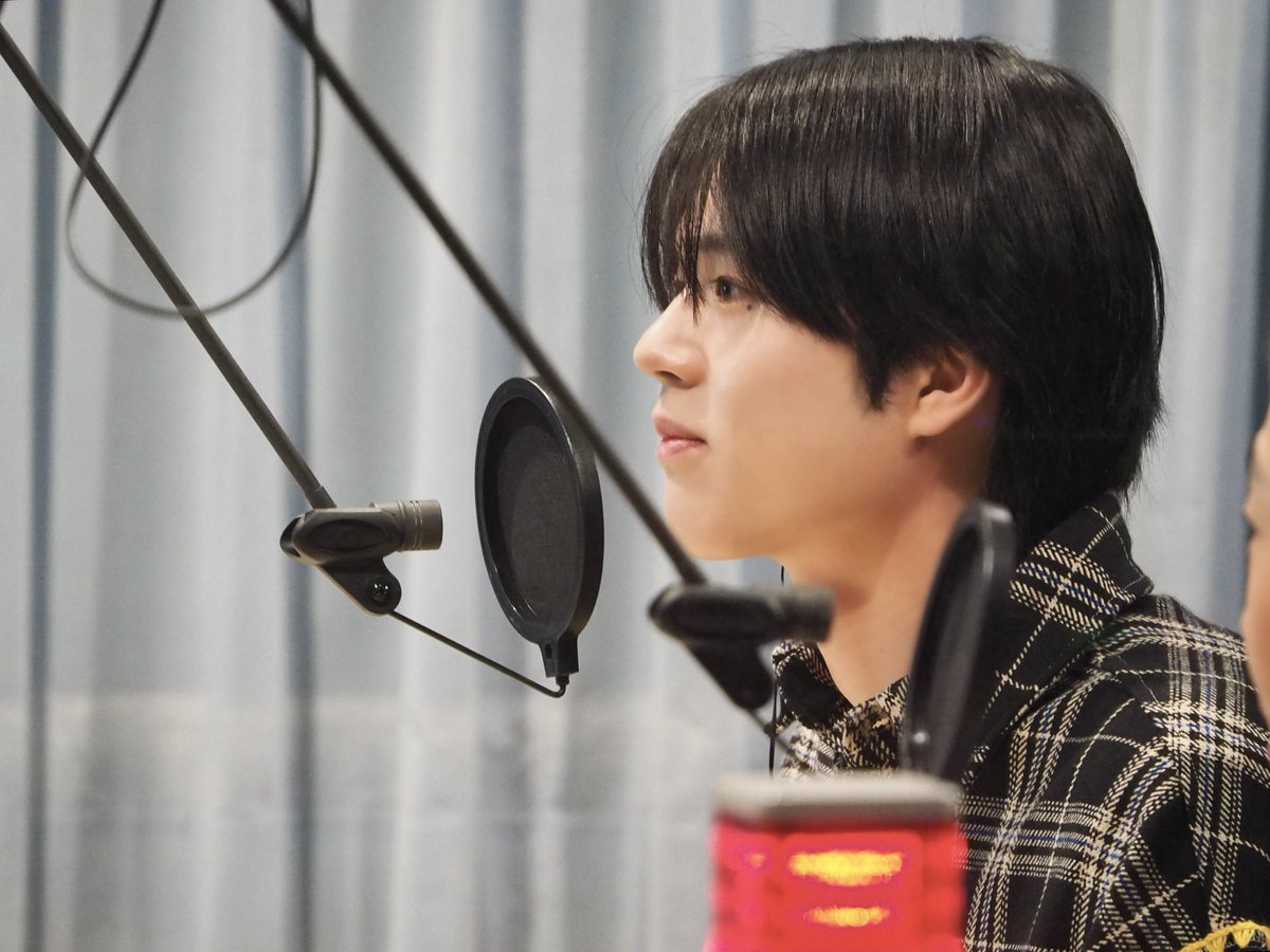 flat954's tweet photo. ╭━━━━━━━━━╮
   スタジオ生出演中📻
╰━ｖ━━━━━━━╯
#KO1KEYZ #ISSA さん #YURA さん⚾️🚀

🔑デビュー間近、初めてのラジオ出演📻
🔑二人揃って「いつか声優をやってみたい！」
🔑夏子さん悶絶の初々しすぎる曲紹介🫶🏻

このあともお付き合いいただきます！
実況タグは #ふらっと954 ✍️
@KO1KEYZofficial 
https://t.co/amFIQt6BEK