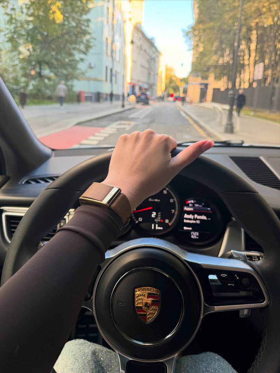 emiliaramX's tweet photo. Life has no fixed path the direction lies in your own hands 😊 https://t.co/JObkRuYgT3