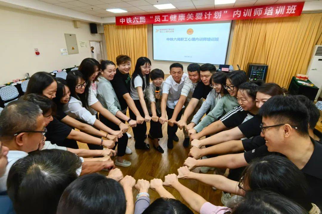 echo_jason_75's tweet photo. [Team works to advise clumsy members]， https://t.co/2kyzBzjum5