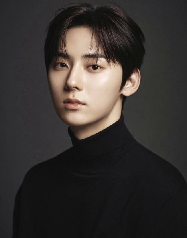 joochocoo's tweet photo. [Exclusive] Kim Hyeyoon to Star as the Female Lead in Iseop’s Romance She Will Meet Hwang Minhyun

Actress Kim Hyeyoon is set to take on the lead role in Iseop’s Romance, where she will share a romantic pairing with Hwang Minhyun.

An entertainment industry insider told JTBC Entertainment News on October 1, “Kim Hyeyoon has joined tvN’s upcoming drama Iseop’s Romance as the new female lead.” Regarding the report, Kim Hyeyoon’s agency Artist Company stated, “She has received the offer and is currently reviewing it.”

#IseopsRomance #KimHyeYoon #HwangMinhyun