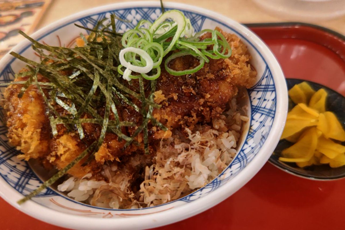 mitarodanijoni's tweet photo. １０月１日の朝の体重81.0㎏
前日の食べ物　うどん、たれかつ丼、パン https://t.co/CGqXkPvfmO