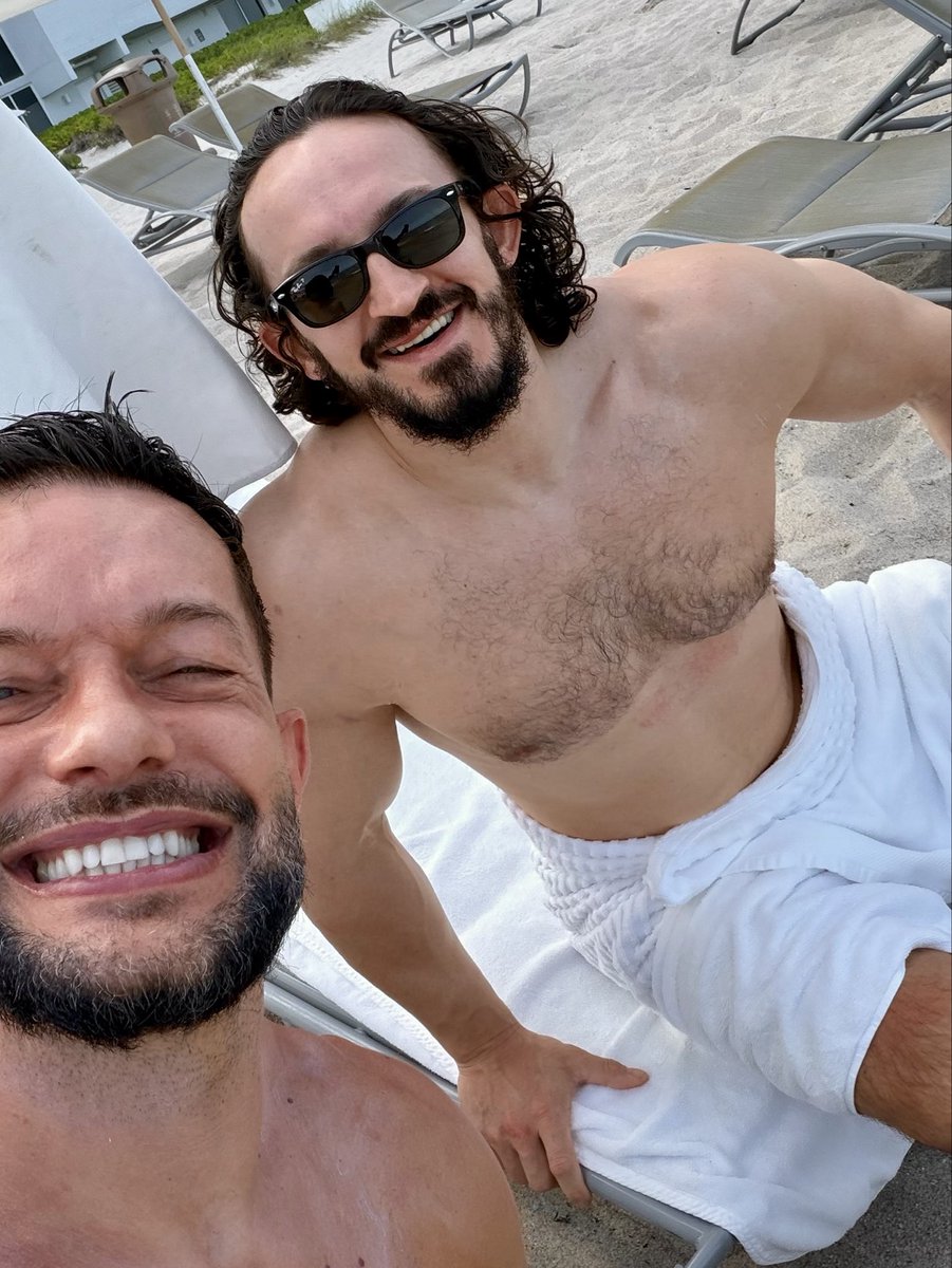 FinnBalor's tweet photo. Gan canny, mate!  🖤🤍🖤🤍 https://t.co/Pq0bFpP8BW