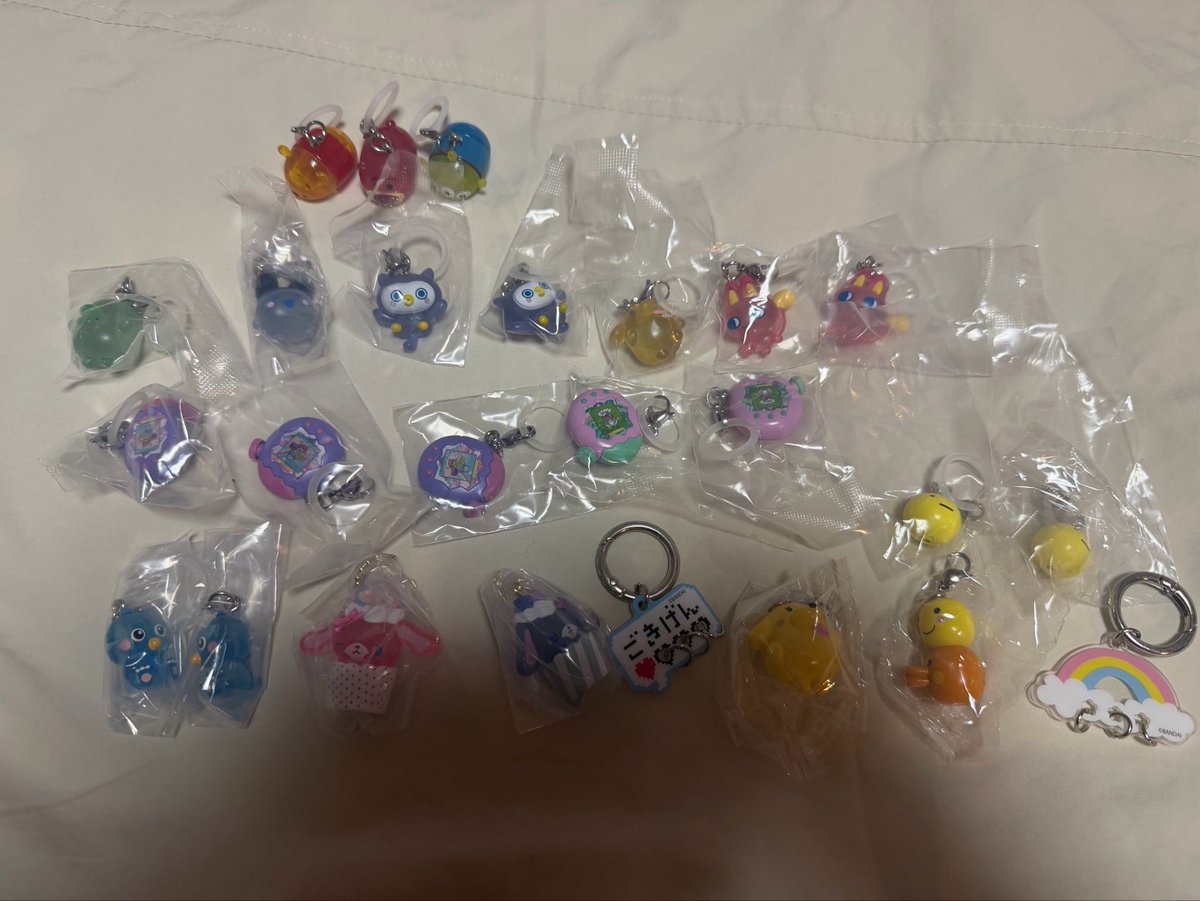 6thiaiahssle's tweet photo. めじるしアクセサリー／めじるしチャーム／ガチャガチャ／カプセルトイ 交換

♡ 譲➡️ 1～4枚目のもの、または定価＋送料

♡ お気軽にお声がけください☺️ https://t.co/6bqQz8EZju