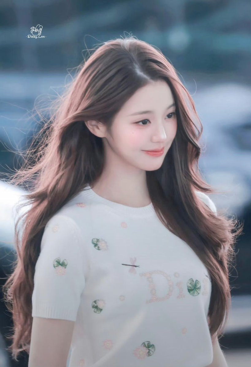 OnlyForWy0831's tweet photo. Forever looking forward to new highlights of Wonyoung and Dior

WONYOUNG IN DIOR
#WonyoungDiorSummer27
#JANGWONYOUNG
#WONYOUNG
#DiorSummer27 @Dior https://t.co/jMrXmt5QhN