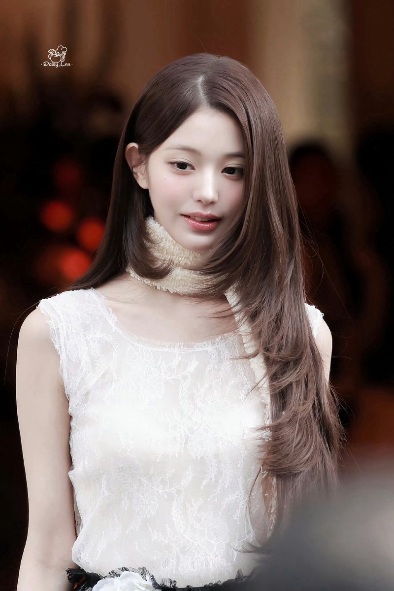 OnlyForWy0831's tweet photo. Forever looking forward to new highlights of Wonyoung and Dior

WONYOUNG IN DIOR
#WonyoungDiorSummer27
#JANGWONYOUNG
#WONYOUNG
#DiorSummer27 @Dior https://t.co/jMrXmt5QhN