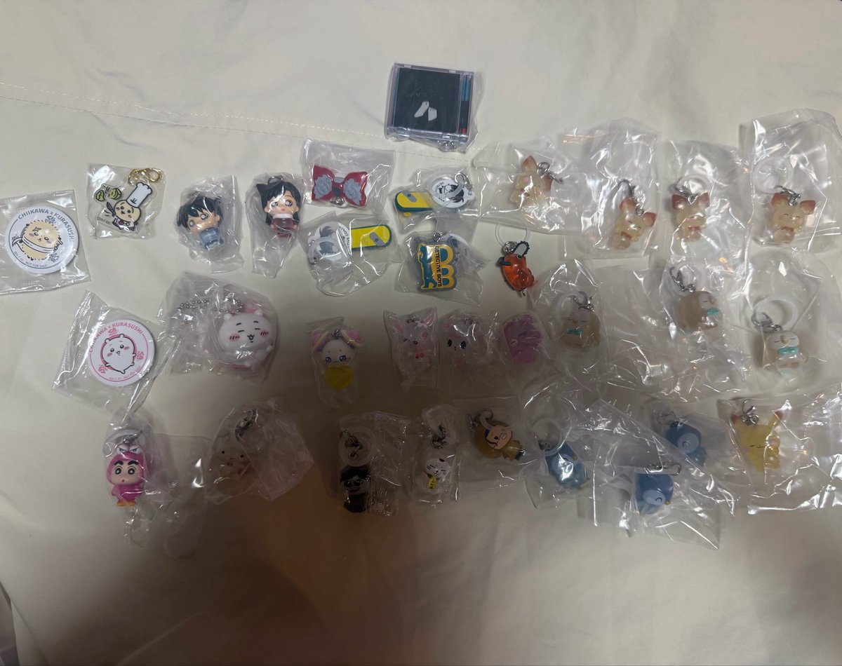 6thiaiahssle's tweet photo. めじるしアクセサリー／めじるしチャーム／ガチャガチャ／カプセルトイ 交換

♡ 譲➡️ 1～4枚目のもの、または定価＋送料

♡ お気軽にお声がけください☺️ https://t.co/6bqQz8EZju