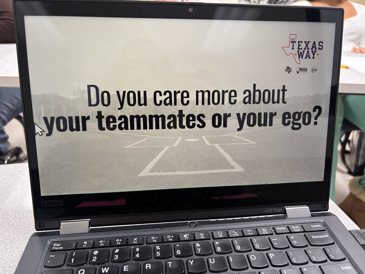 CyLakesSoftball's tweet photo. Our girls always lock in for #TheTexasWay! #WAWG @lakes_athletics https://t.co/BjYIKEyKT9