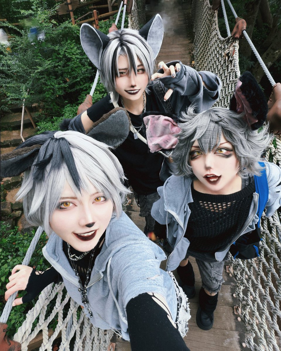 ao00_ll's tweet photo. ※擬人化
念願のハイエナできてめちゃんこ嬉しかった~！！🩶🦴

#Dハロ仮装 
#Dハロ仮装2026

ｼｪﾝｼﾞ@muu_kashikomari 
ｴﾄﾞ@Ito__1110 
ﾊﾞﾝｻﾞｲ@ao00_ll https://t.co/kTTZnEgMMC