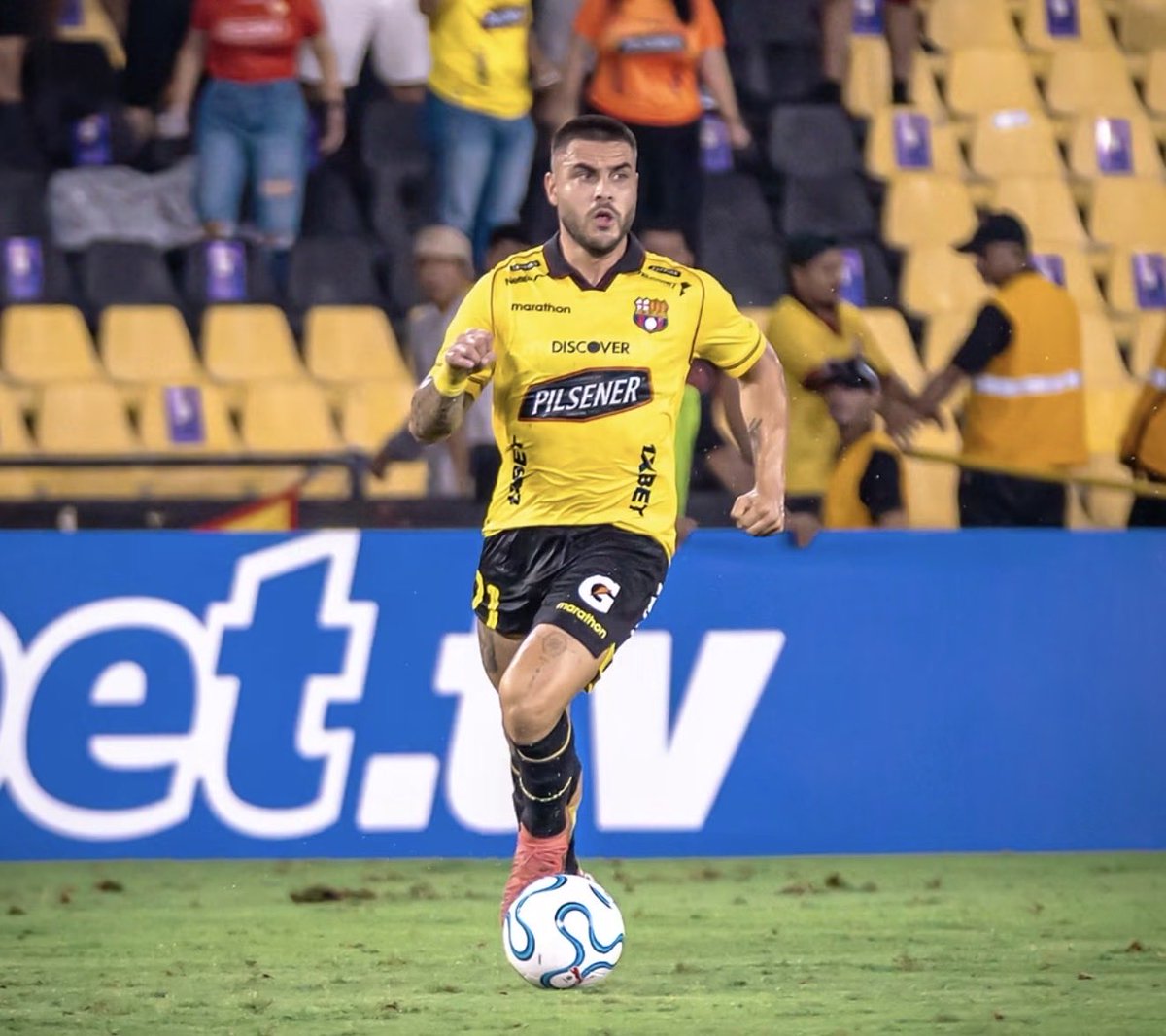 casla_franco's tweet photo. 🔵🔴🚨VUELVE TITO❓👀

👉Según el medio Amarillo De Corazón en @RedondaTv (Ecuador), #SanLorenzo estaría INTERESADO en Héctor "Tito" #Villalba.

📌Pedido de Rubén Darío #Insúa para el próximo MdP.

👉Vendría como agente libre.

Qué piensan de esto❓🤔

Veremos que termina sucediendo…
