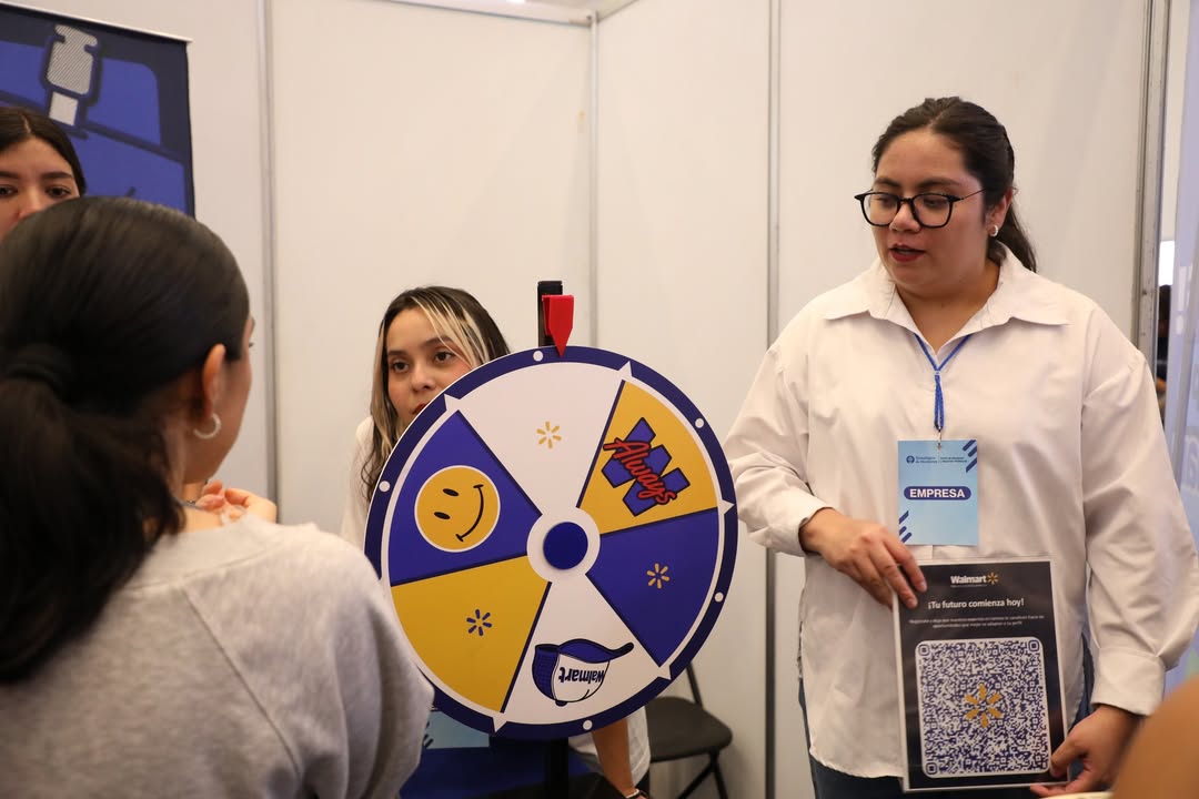 ITESMCEM's tweet photo. Nuevas conexiones, oportunidades y experiencias que impulsan el futuro profesional de nuestras y nuestros estudiantes. ¡Esto fue #EmpleaTec 2026! 💼✨

Tu espacio para acercarte al mundo profesional, crear vínculos con empresas y dar el siguiente paso hacia tus metas. 🤩 #TecCEM https://t.co/vWa8Ls4iJL