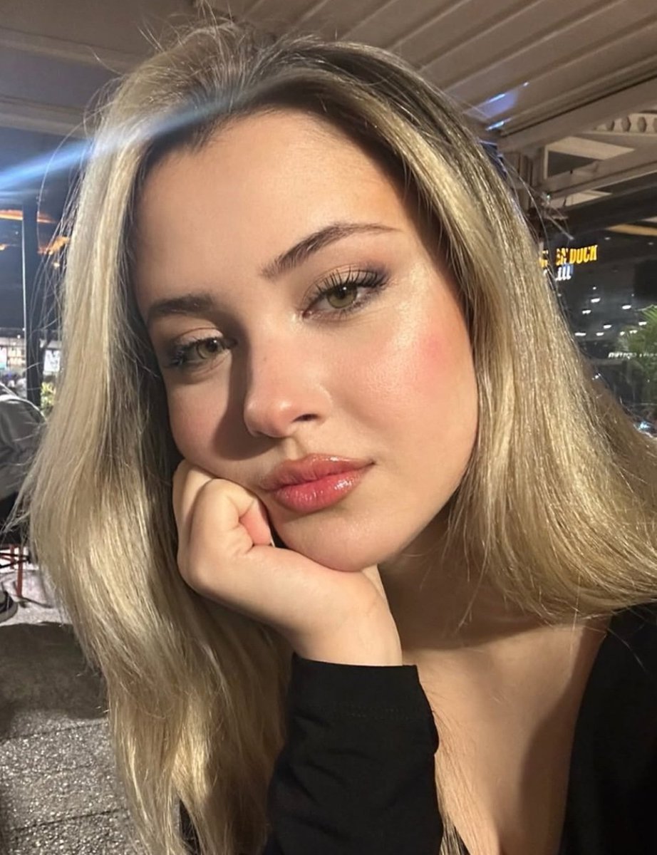 lilybxjd's tweet photo. Hey old man, I'm 
I’ll hunt you if I must, I'm serious!💃 Where you from?
I’m not stalking-just curious how far apart we are! 😊
Don’t go yet-tell me where you’re from✨ https://t.co/GDwNBouiMd