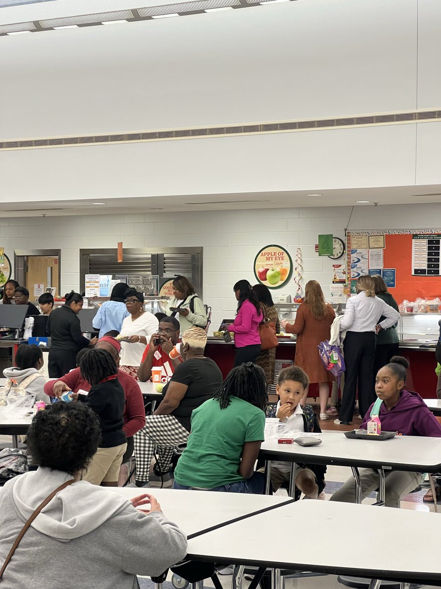 SPMITCHELL_ISES's tweet photo. Our Grandparents Breakfast was a huge success! We had a fantastic turnout and loved seeing our students enjoy a fun morning with their grandparents. Thank you to everyone who joined us! #ShineandSucceed @FultonZone5 https://t.co/JJqHbZ8ZMr