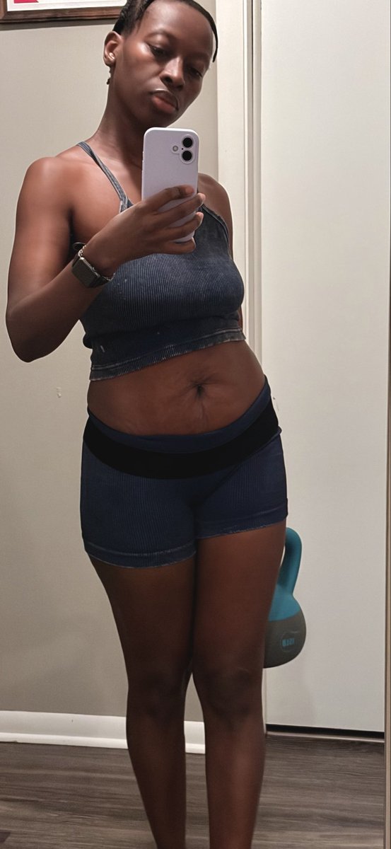 natprov31's tweet photo. I don't appreciate how I have to override my feelings just to workout. 
Please stop overreacting body 😩😭🙏🏾 https://t.co/klegurdAjM