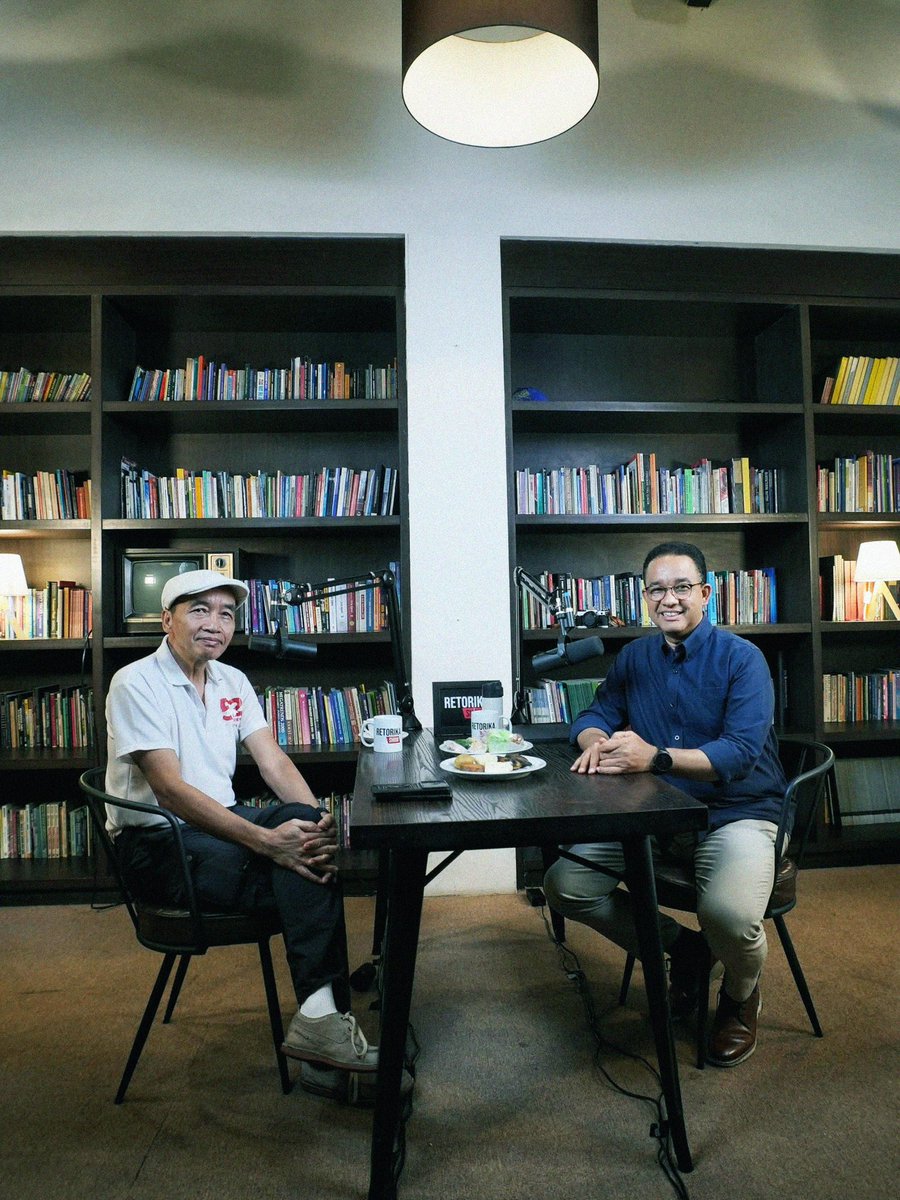 aniesbaswedan's tweet photo. Habis posting di IG, promosi episode podcast bareng mas Bambang Harymurti di kanal Youtube Retorika Show. Tapi kenapa komentarnya banyak yg kaget ya? https://t.co/nngBiHomoB
