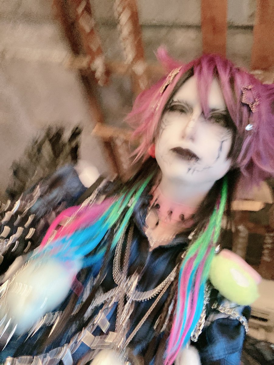 Yureiz_shinna's tweet photo. ぶれてるシンナもかわいい https://t.co/TzNlPuY0td